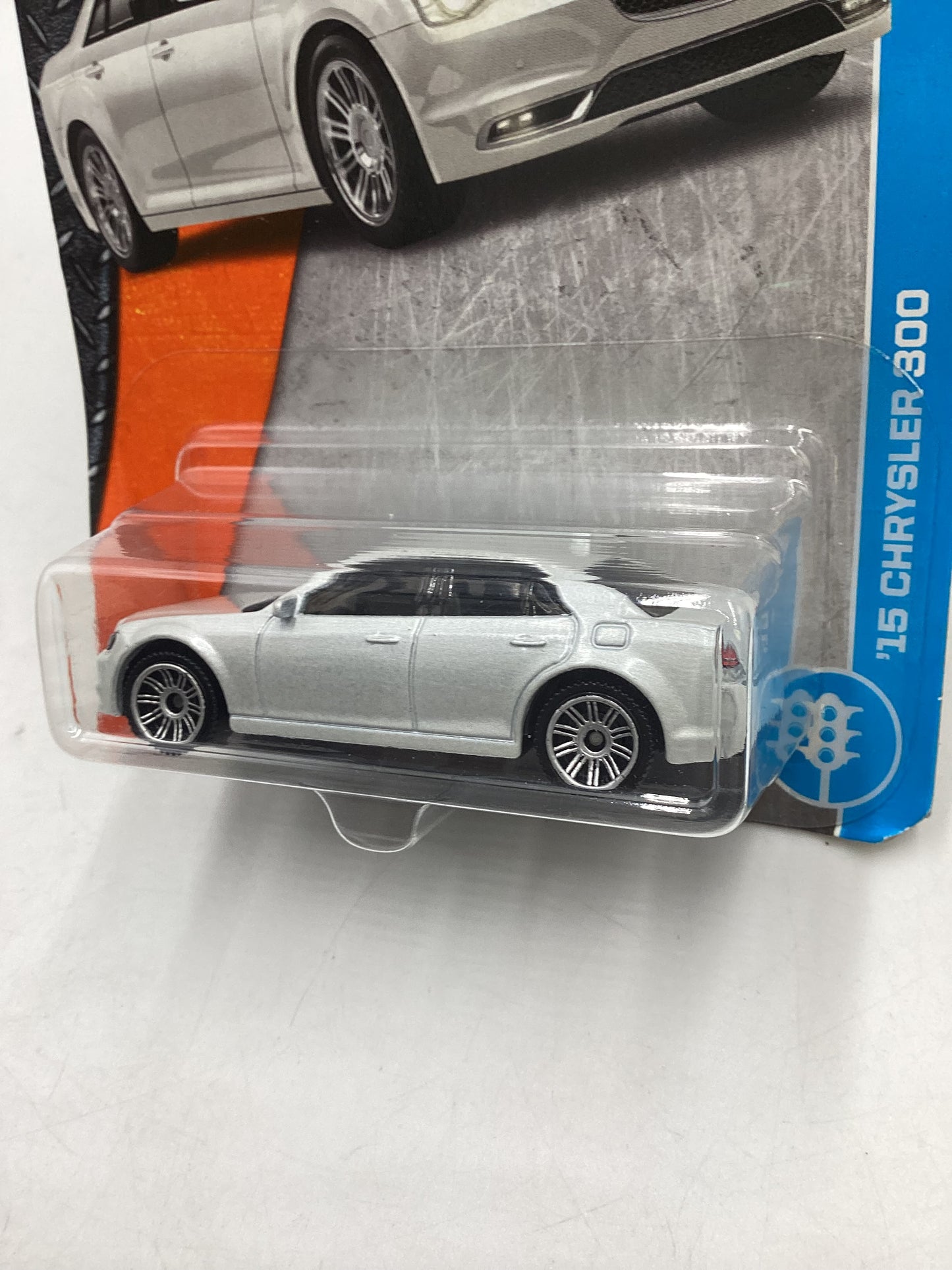 Matchbox #22 15 Chrysler 300 White