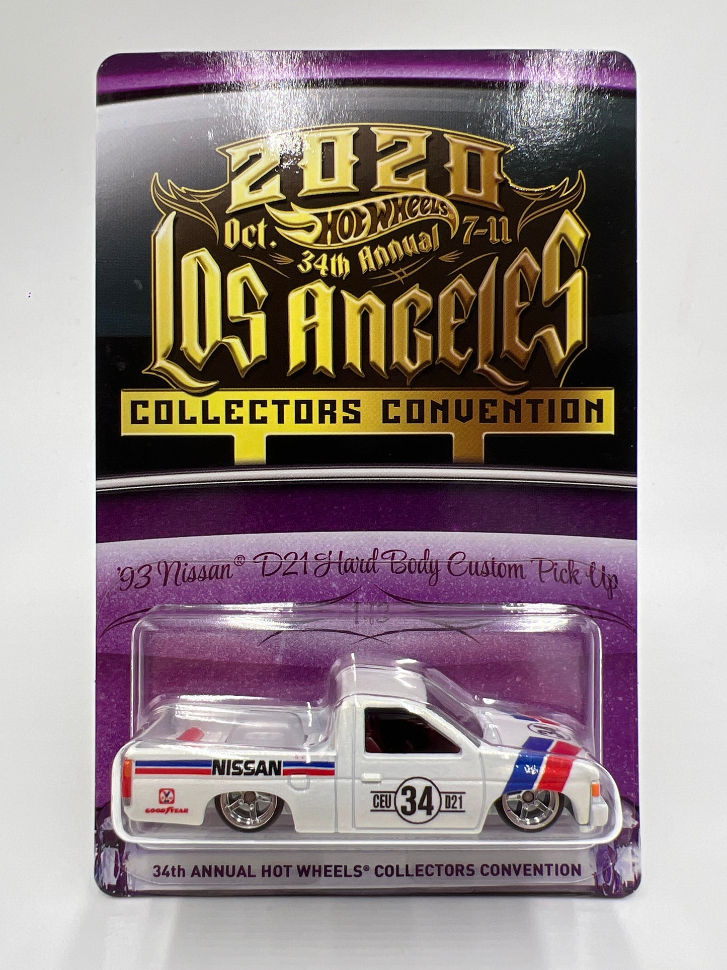2020 Hot Wheels 34th Annual Collectors Convention LA #2409/6700 93 Nissan D21 Hard Body Custom White W/Protector