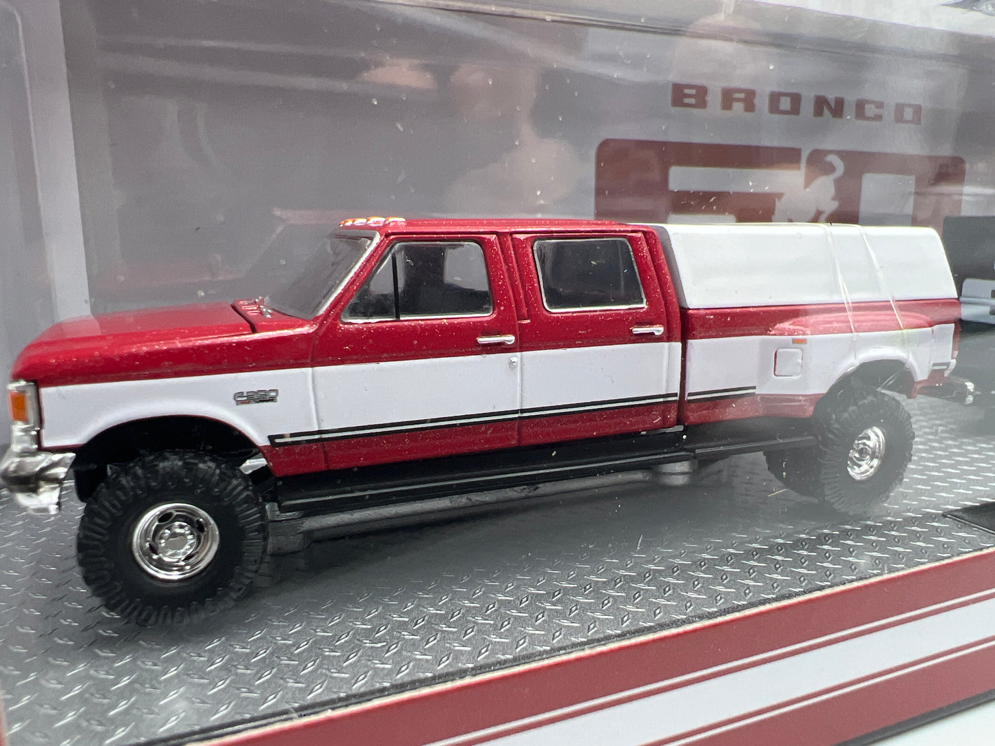 M2 Machines Auto Haulers R100 1987 Ford F-350 Truck & 1966 Ford Bronco