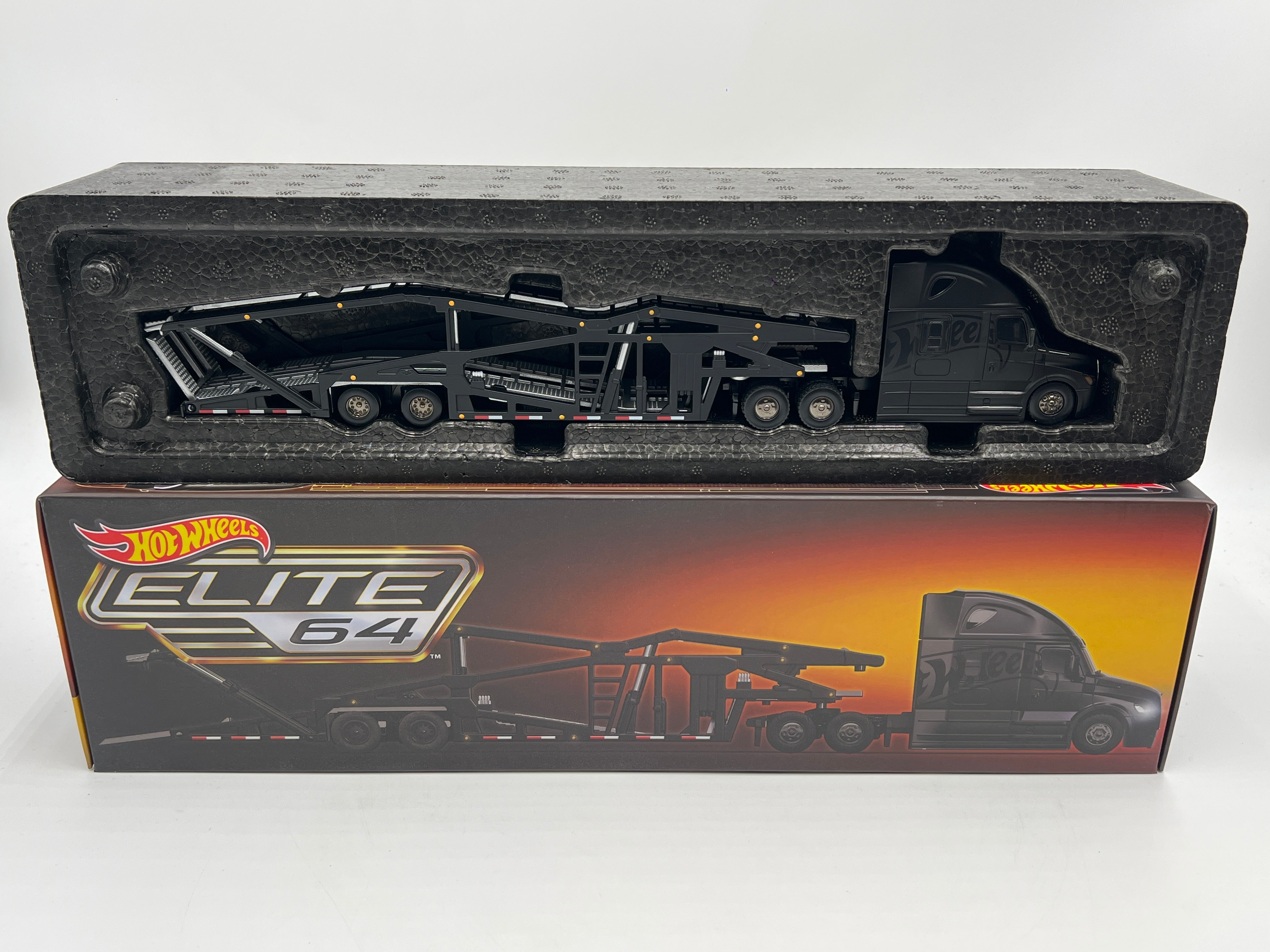 Hot Wheels Elite 64 Freightliner Cascadia BLACK! NEW! SOLD OUT