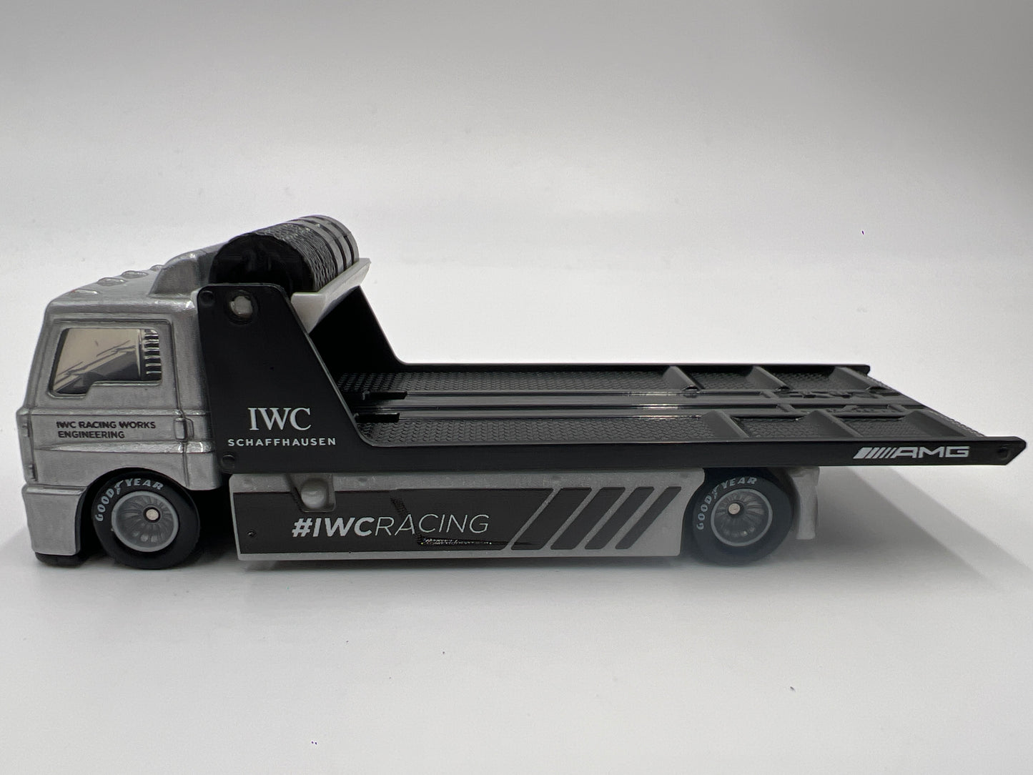 Hot Wheels 1/64 Premium Team Transport #48 16 Mercedes AMG GT3 & Fleet Street Silver Loose