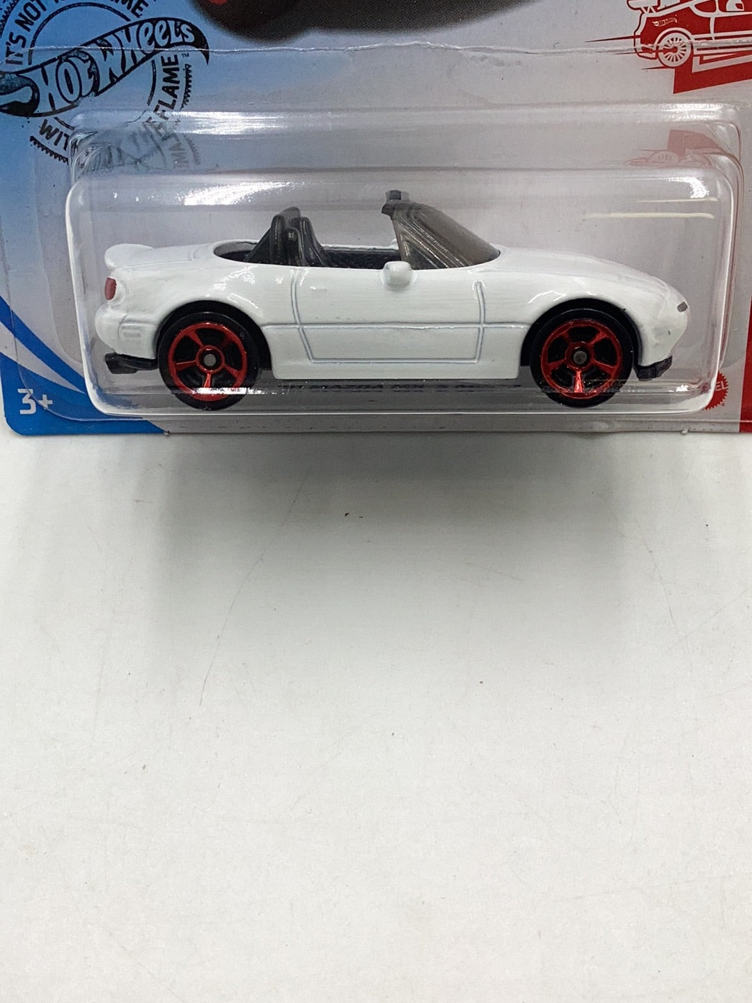 2020 Hot wheels Red edition #208 91 Mazda MX-5 Miata W/protector