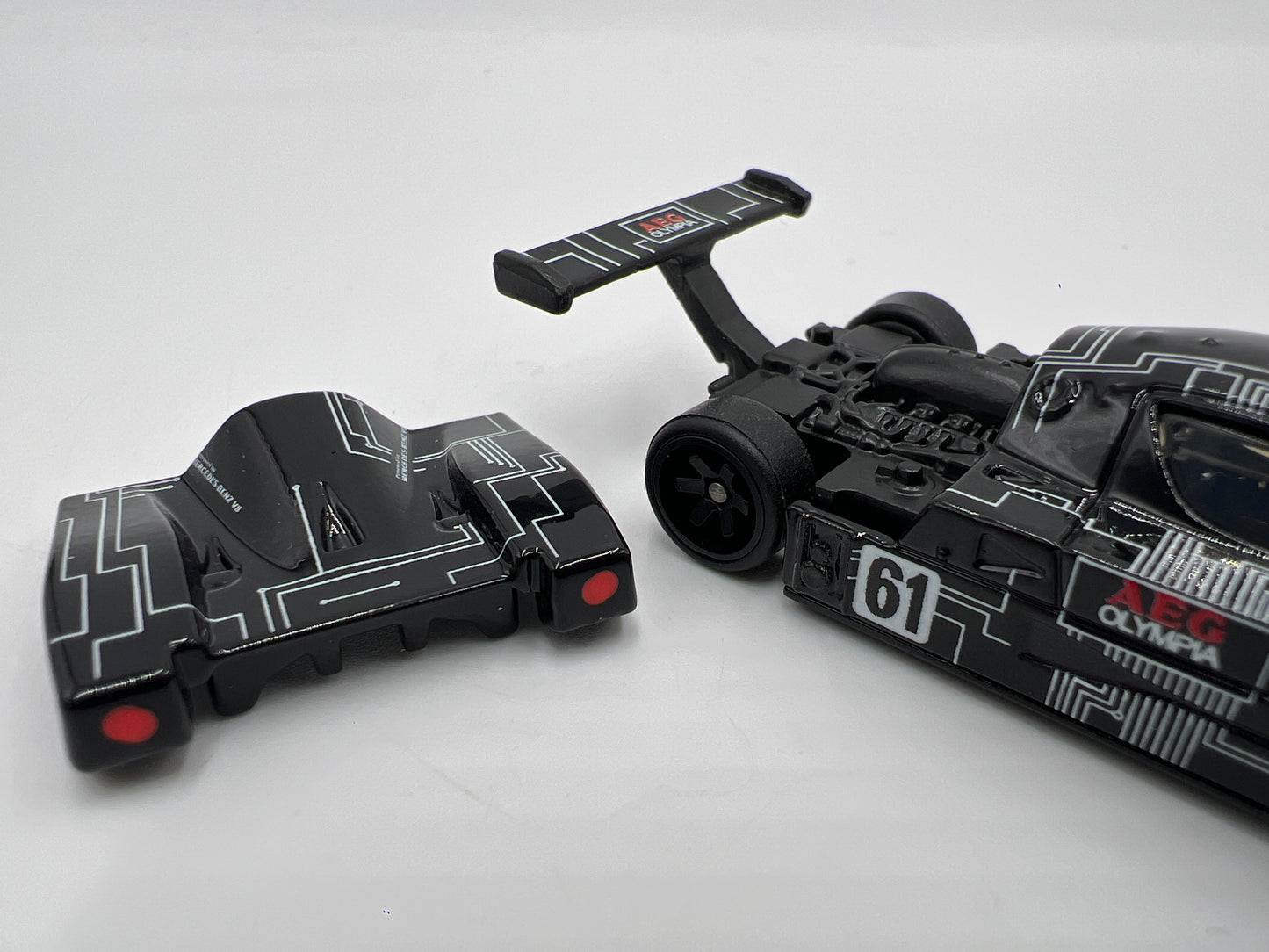 Hot Wheels 1/64 Premium Diorama Set Sauber-Mercedes C9 Black Loose