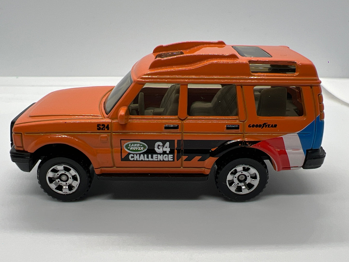 Matchbox 1/64 Land Rover Discovery Orange Loose