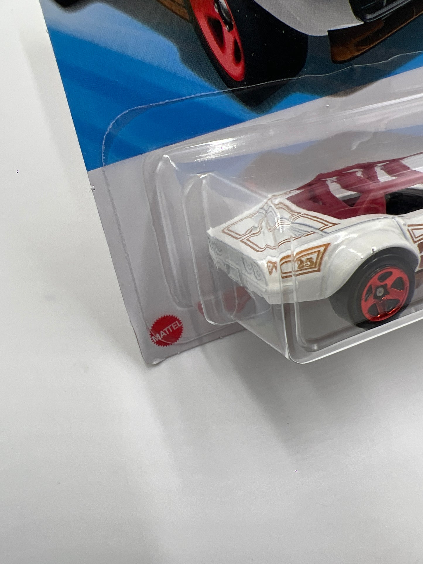 2025 Hot Wheels D Case #51 69 Corvette Racer Valentines Day White 16G