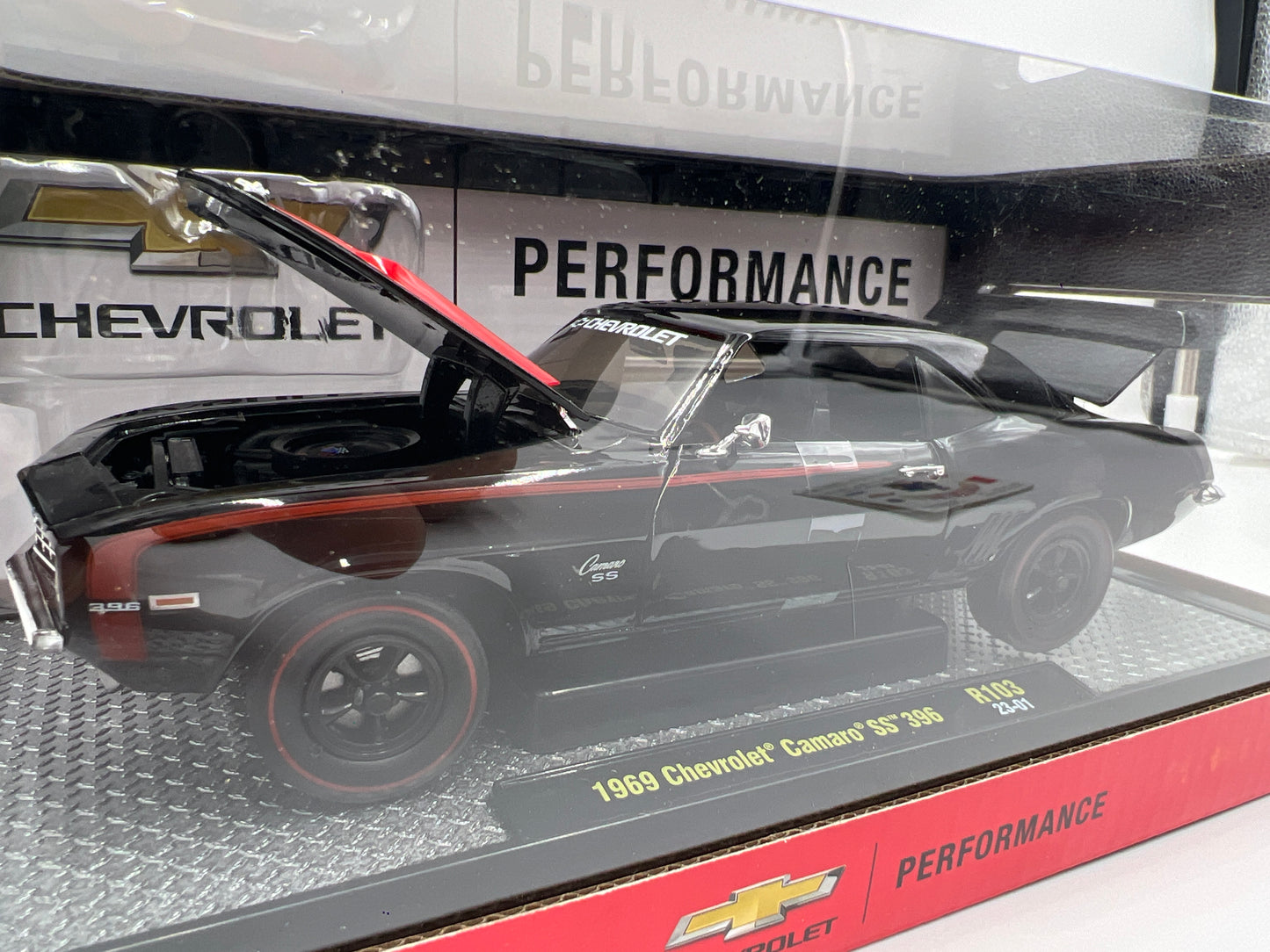 M2 Machines 1/24 1969 Chevrolet Camaro SS 396 Black R103