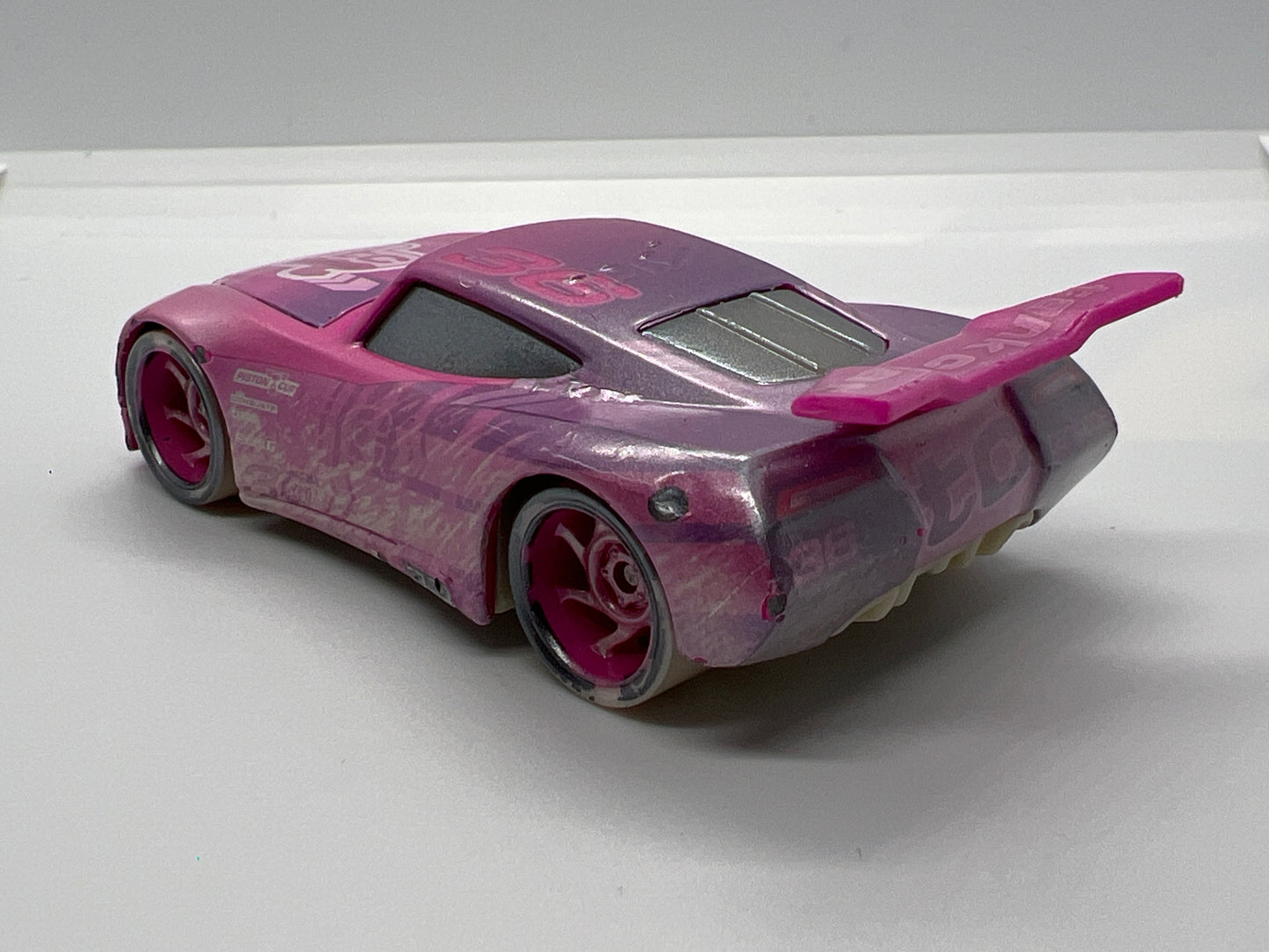 Disney Pixar Cars Fireball Beach Racers #36 Rich Mixon Tank Coat Pink Loose Chips