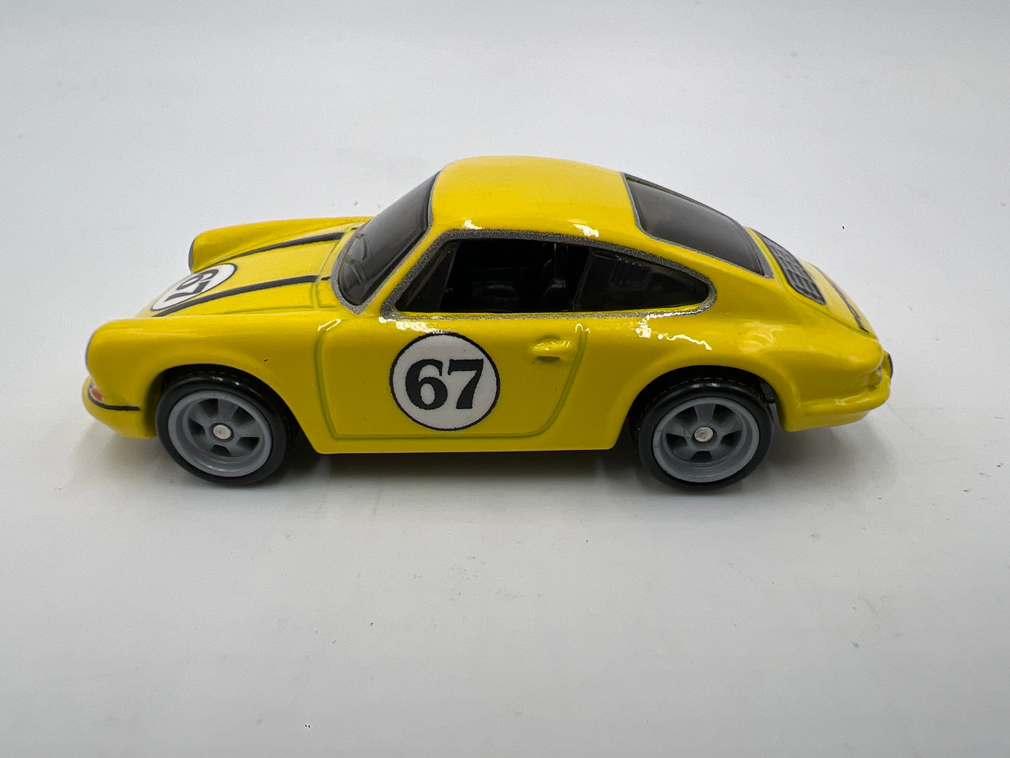 Hot Wheels Diorama Premium 67 Porsche 911 R Yellow Loose