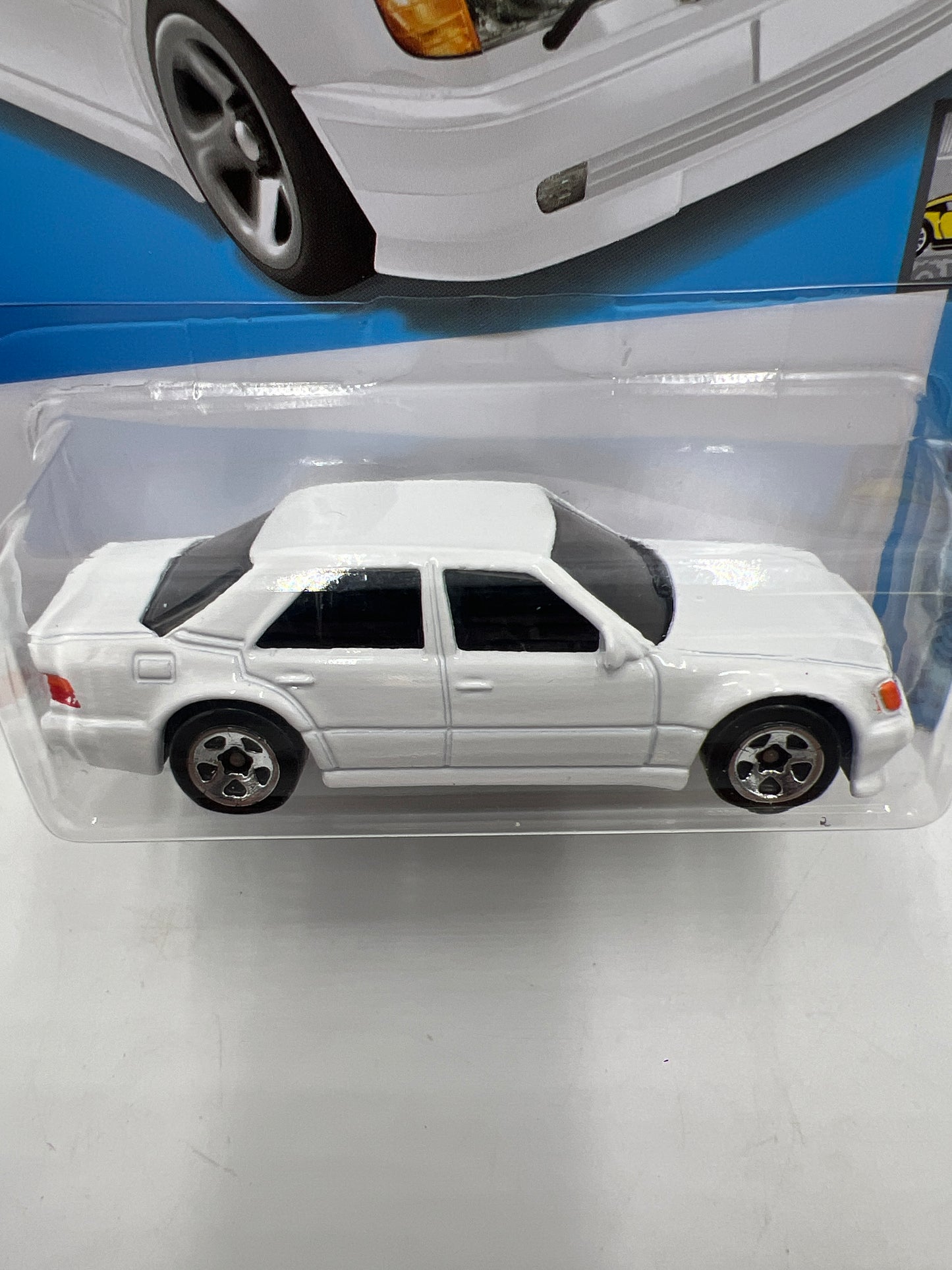 2022 Hot Wheels #86 Mercedes-Benz 500 E Dollar General Exclusive 240A