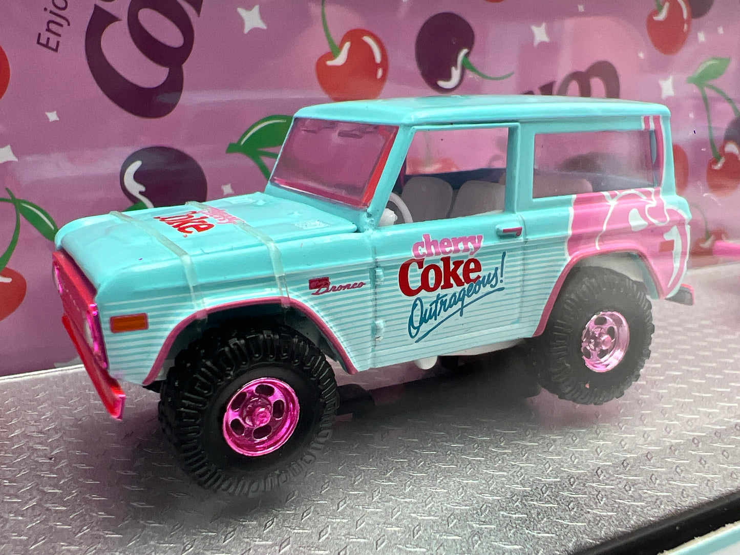 M2 Machines Haulers S03 Cherry Coke CHASE 1976 Ford Bronco & 1995 Ford Ranger XLT