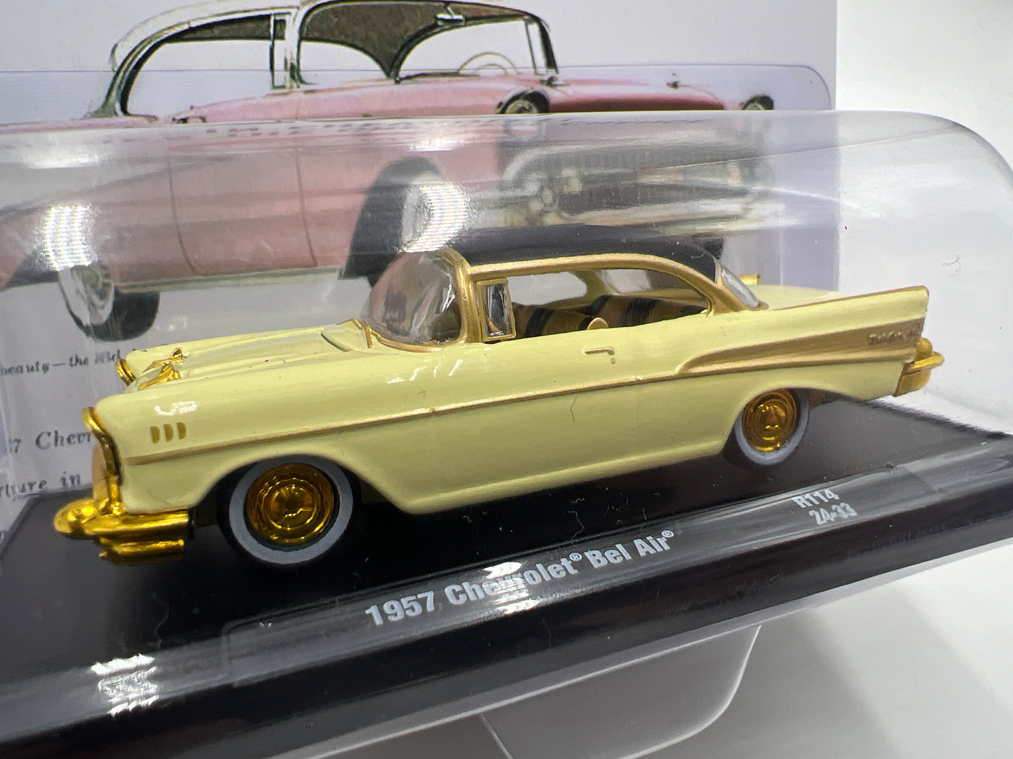 M2 Machines Auto-Drivers CHASE 1957 Chevrolet Bel Air Yellow R114 Cracked Blister