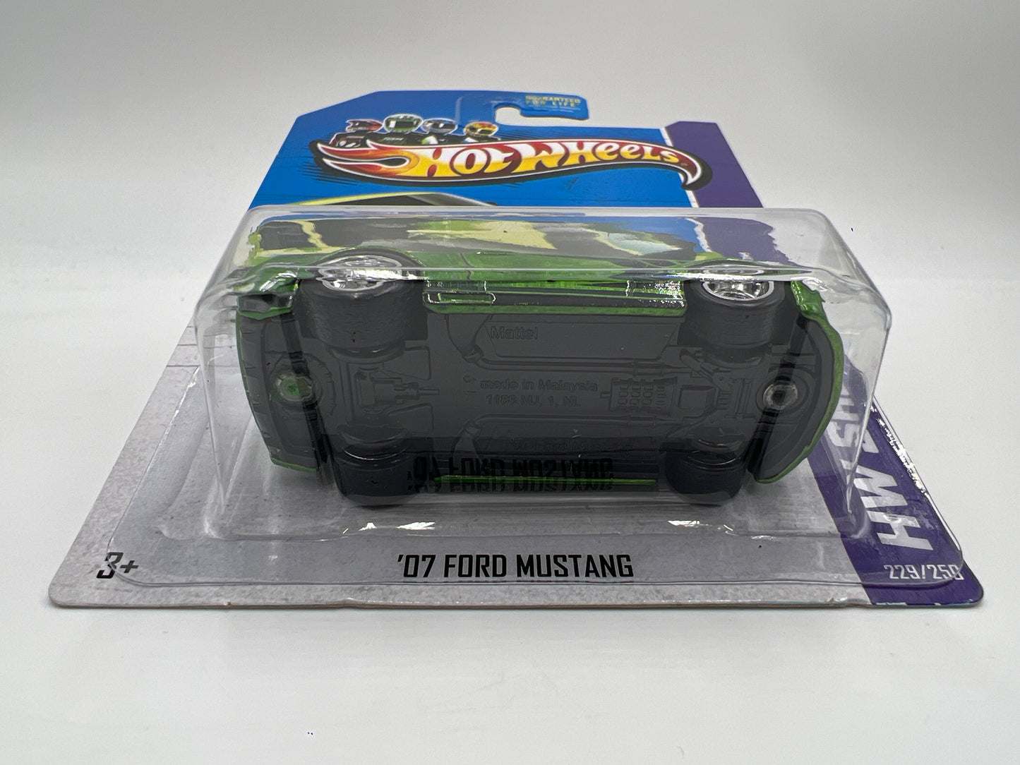 2013 Hot Wheels Super Treasure Hunt #229 07 Ford Mustang Green W/Protector