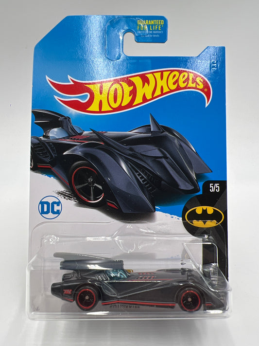 2017 Hot Wheels Super Treasure Hunt Batmobile W/Protector