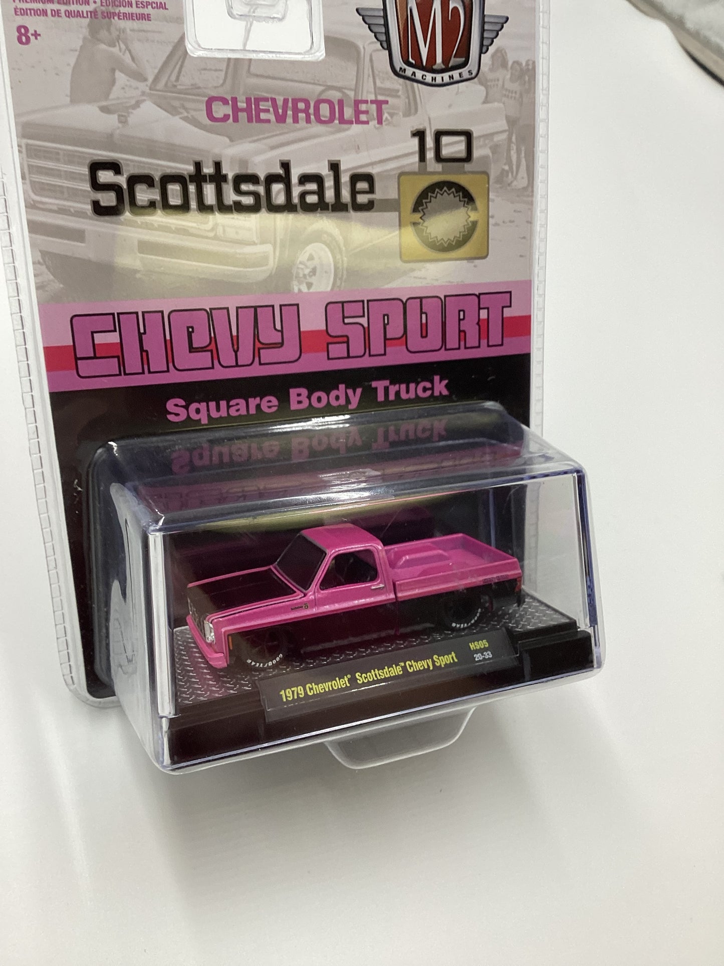M2 Machines Chevy Sport Squarebody Truck 1979 Chevrolet Scottsdale Chevy Sport Pink HS05