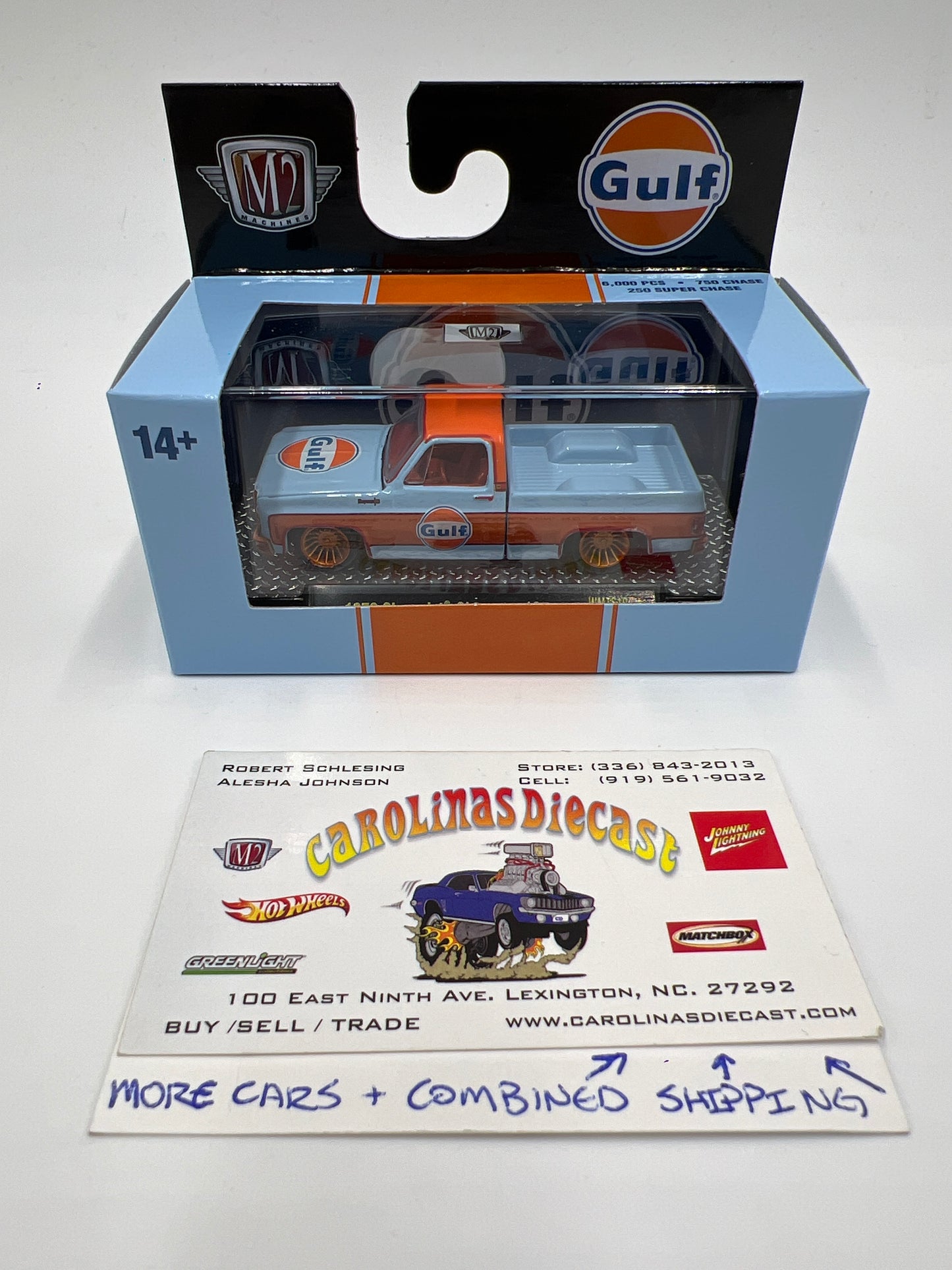 M2 Machines Walmart Exclusive Gulf Set CHASE 1973 Chevrolet Cheyenne 10 Gulf Blue W/Protector WMTS19