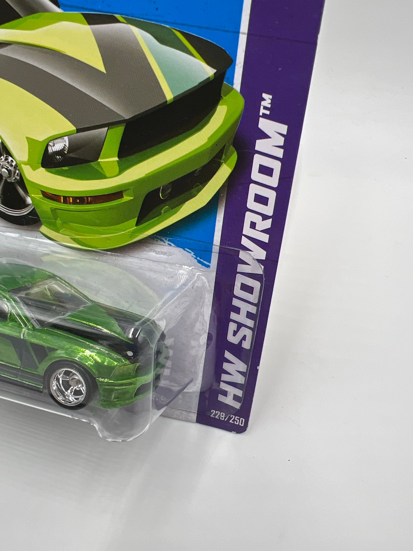 2013 Hot Wheels Super Treasure Hunt #229 07 Ford Mustang Green W/Protector