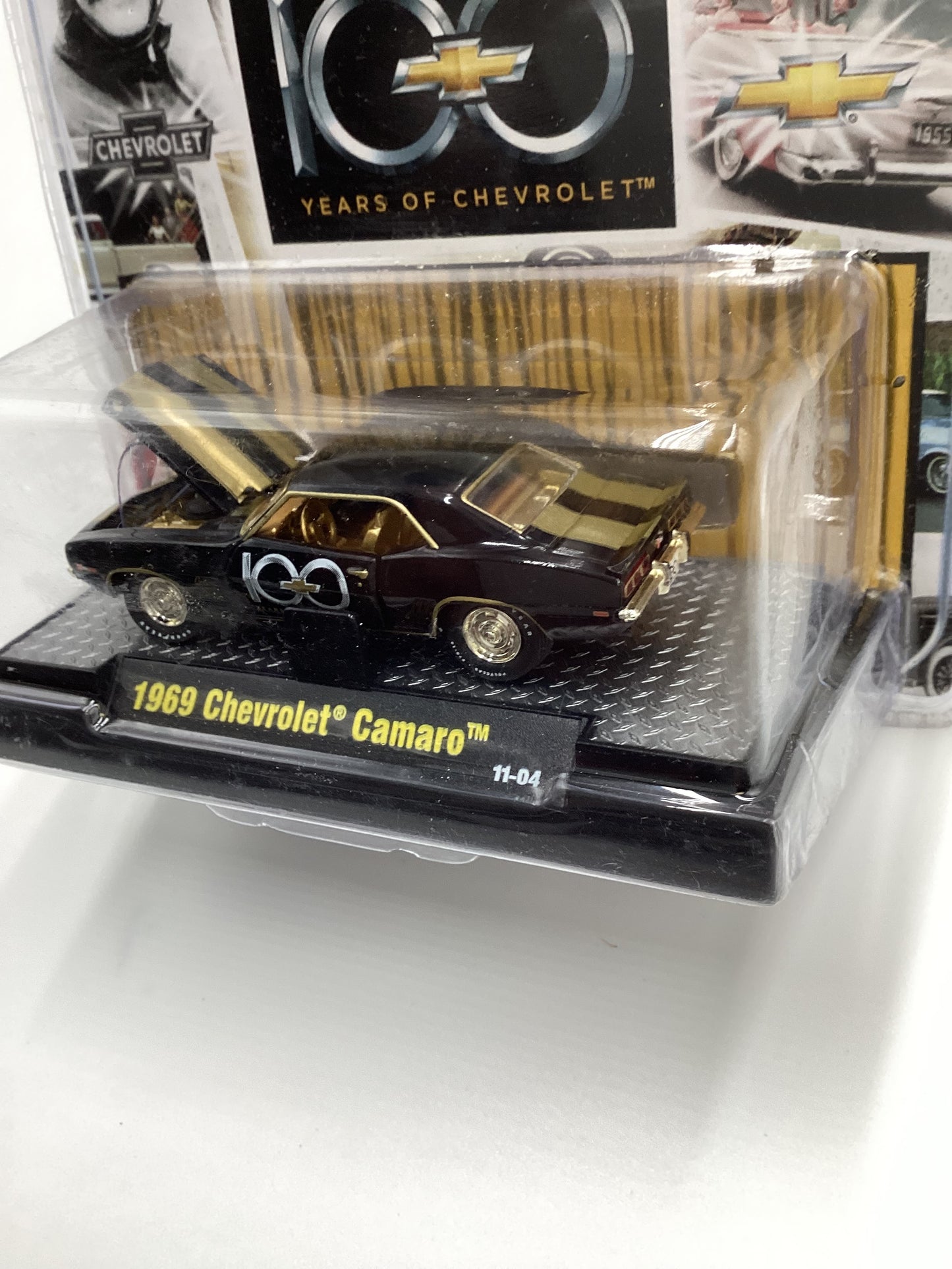 M2 Machines 100 Years of Chevrolet Auto Dreams 1969 Chevrolet Camaro 11-04