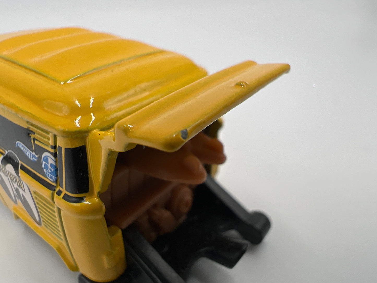 Hot Wheels 1/64 Mainline Kool Kombi Mooneyes Yellow Loose