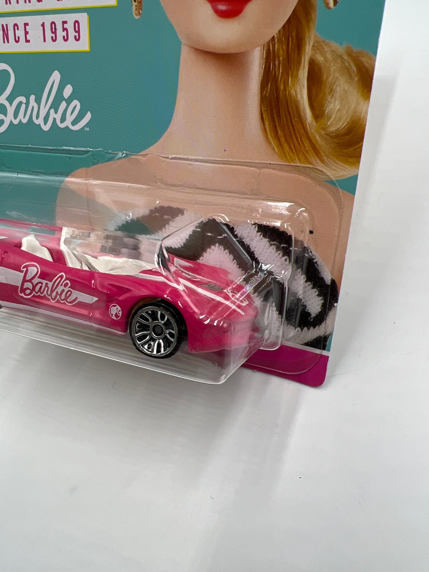 Hot Wheels 60 Years Barbie 14 Corvette Stingray Pink