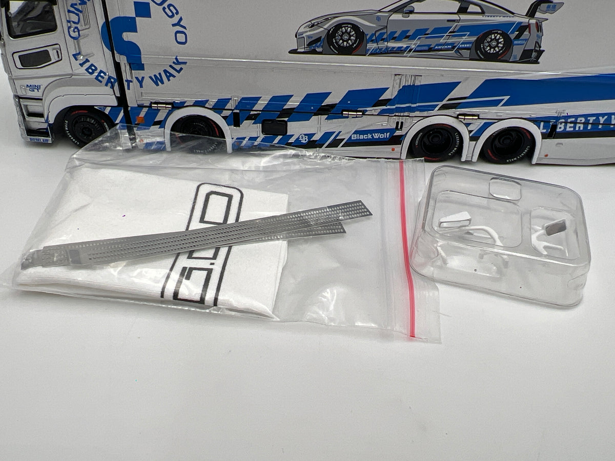 GCD 1/64 Scale Gunmatsusyo #635 LB Trucks Liberty Walk Mitsubishi Fuso Super Great