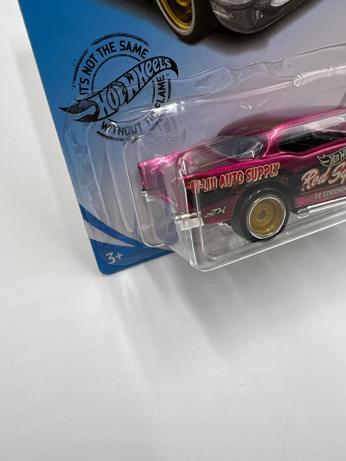 2020 Hot Wheels Factory Sealed Super Treasure Hunt #180 57 Chevy Pink W/Protector