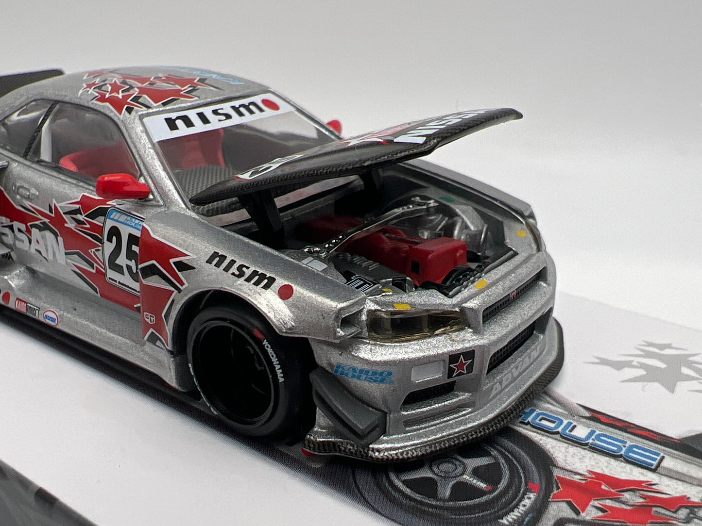 Mini GT Kaido House #197 Nissan Skyline GT-R R34 Kaido Star Racing V1