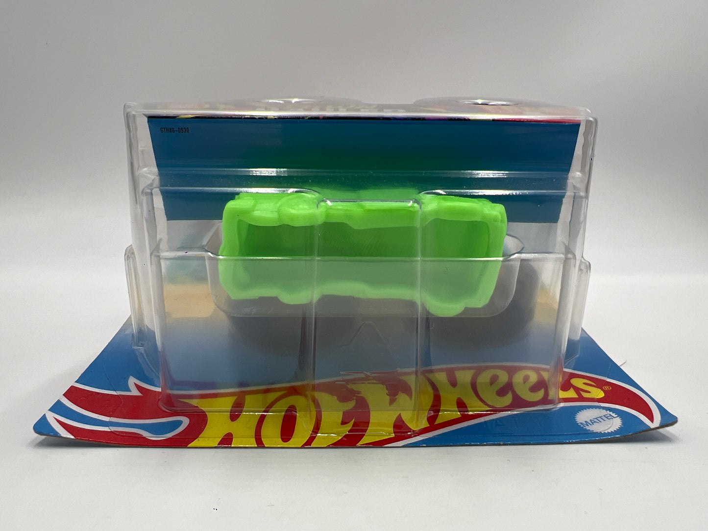 2021 Hot Wheels Monster Trucks Neon Shockers #44 Town Hauler 131i