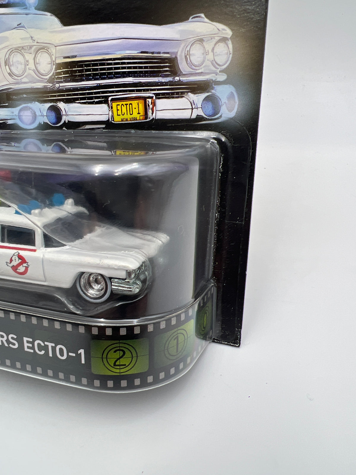 Hot Wheels Retro Entertainment Ghostbusters Ecto-1 White W/Protector