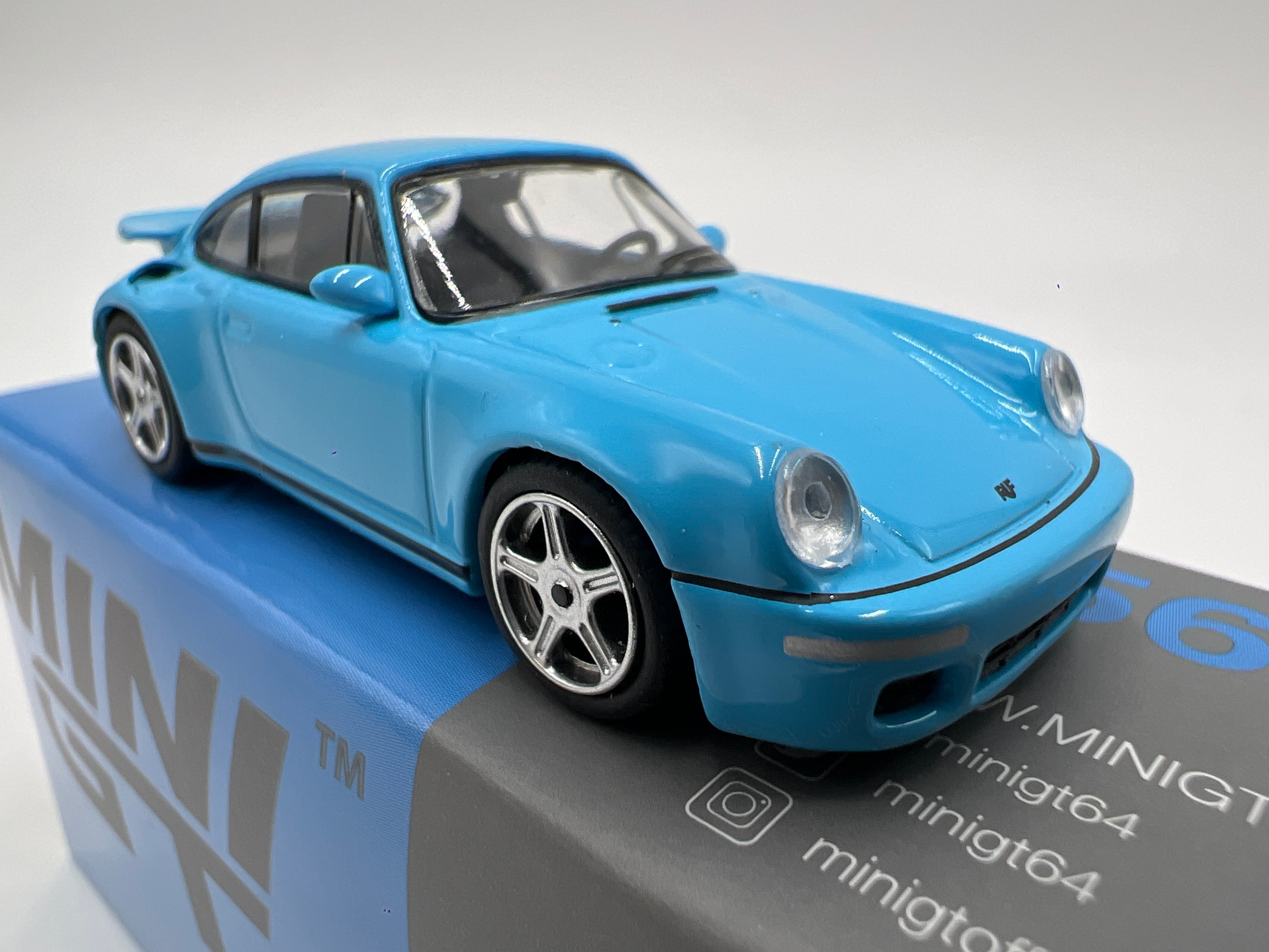 Mini GT Mijo Exclusives #562 Porsche RUF CTR Anniversary Light