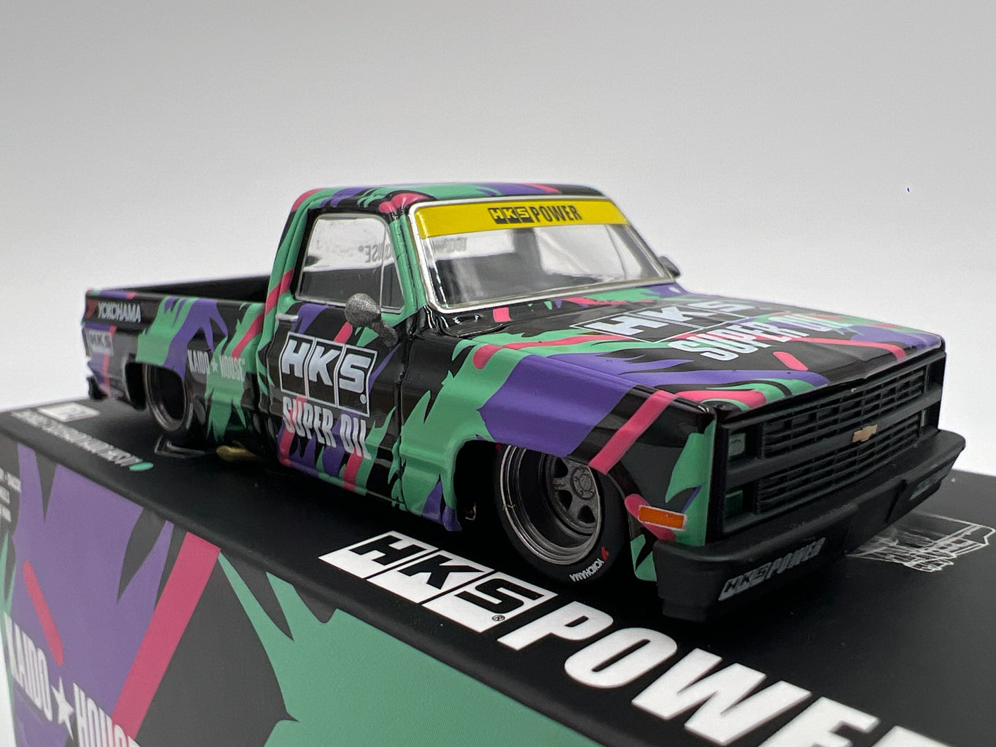 Mini GT x Kaido House #174 Chevrolet Silverado Kaido HKS V1