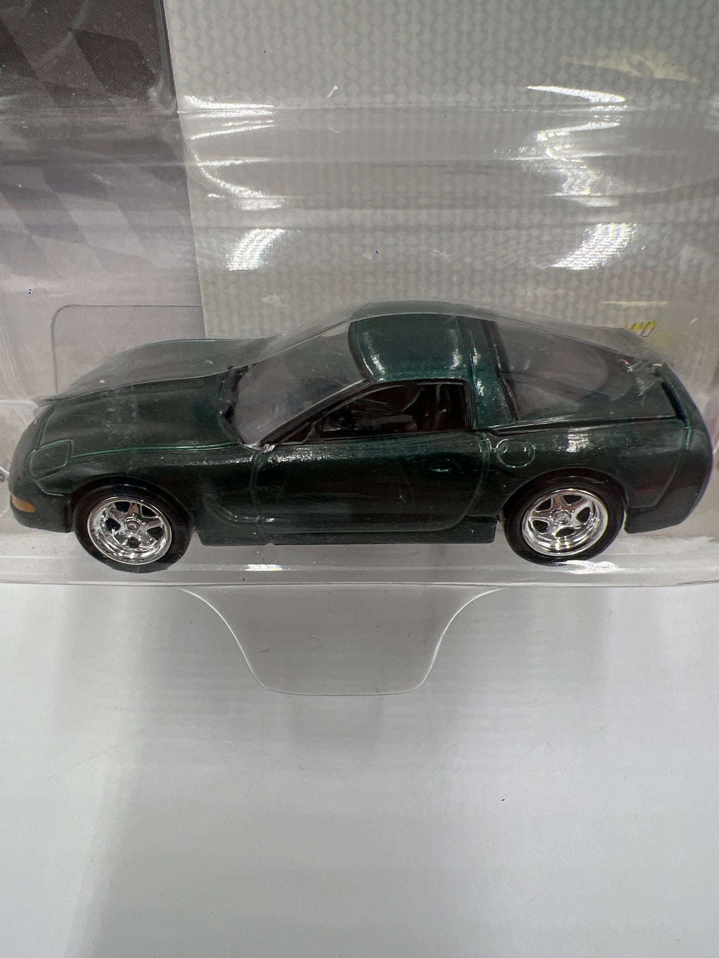 Johnny Lightning Covette 50 Years 1999 Corvette Green 218H