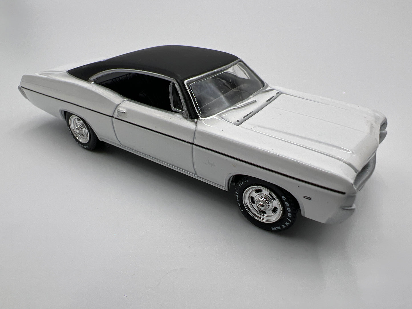 Greenlight Route 66 U.S.A Collector Pack 1968 Chevy Impala White Loose