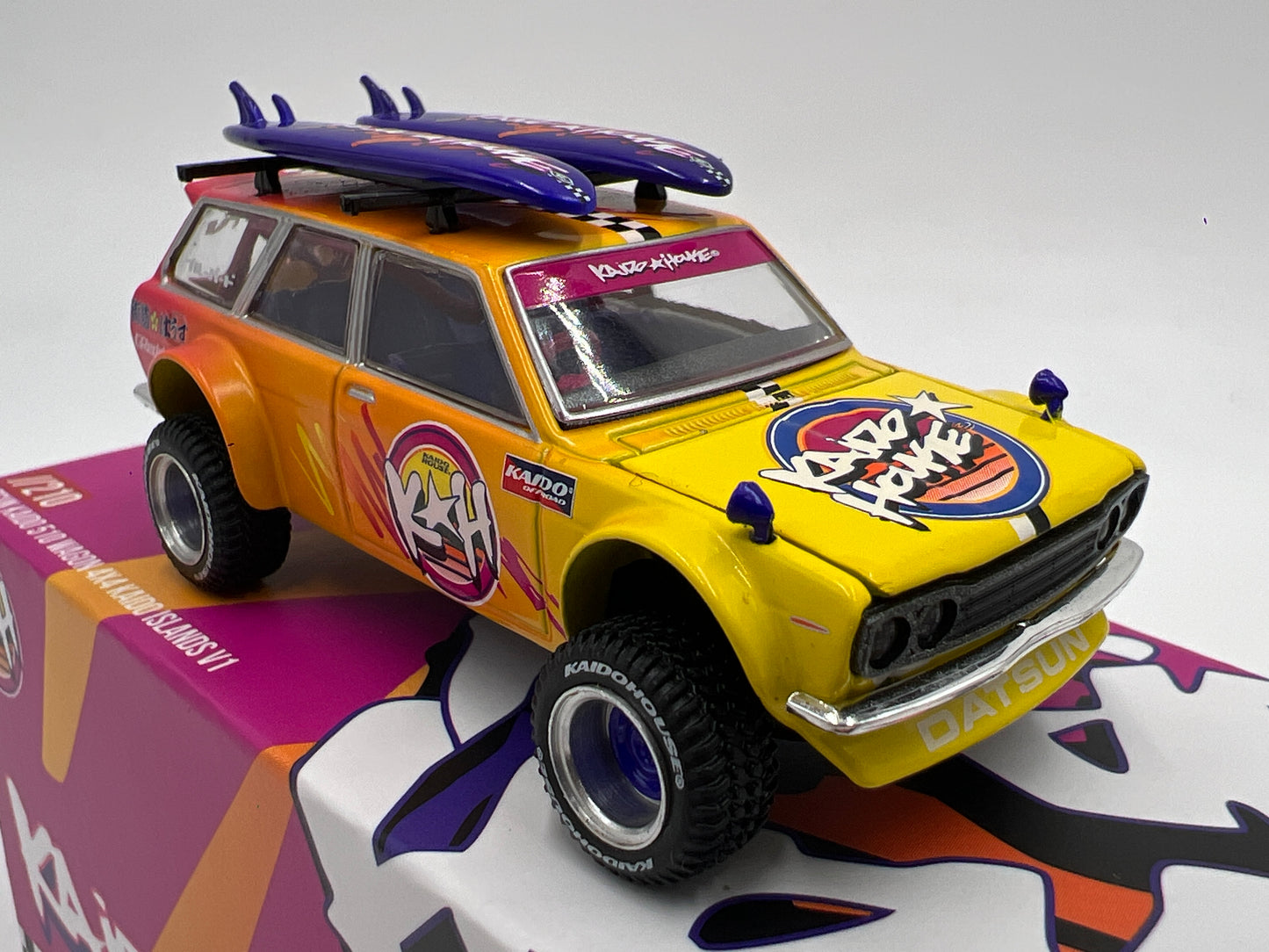 Mini GT Kaido House #210 Datsun 510 Wagon 4x4 Kaido Islands V1