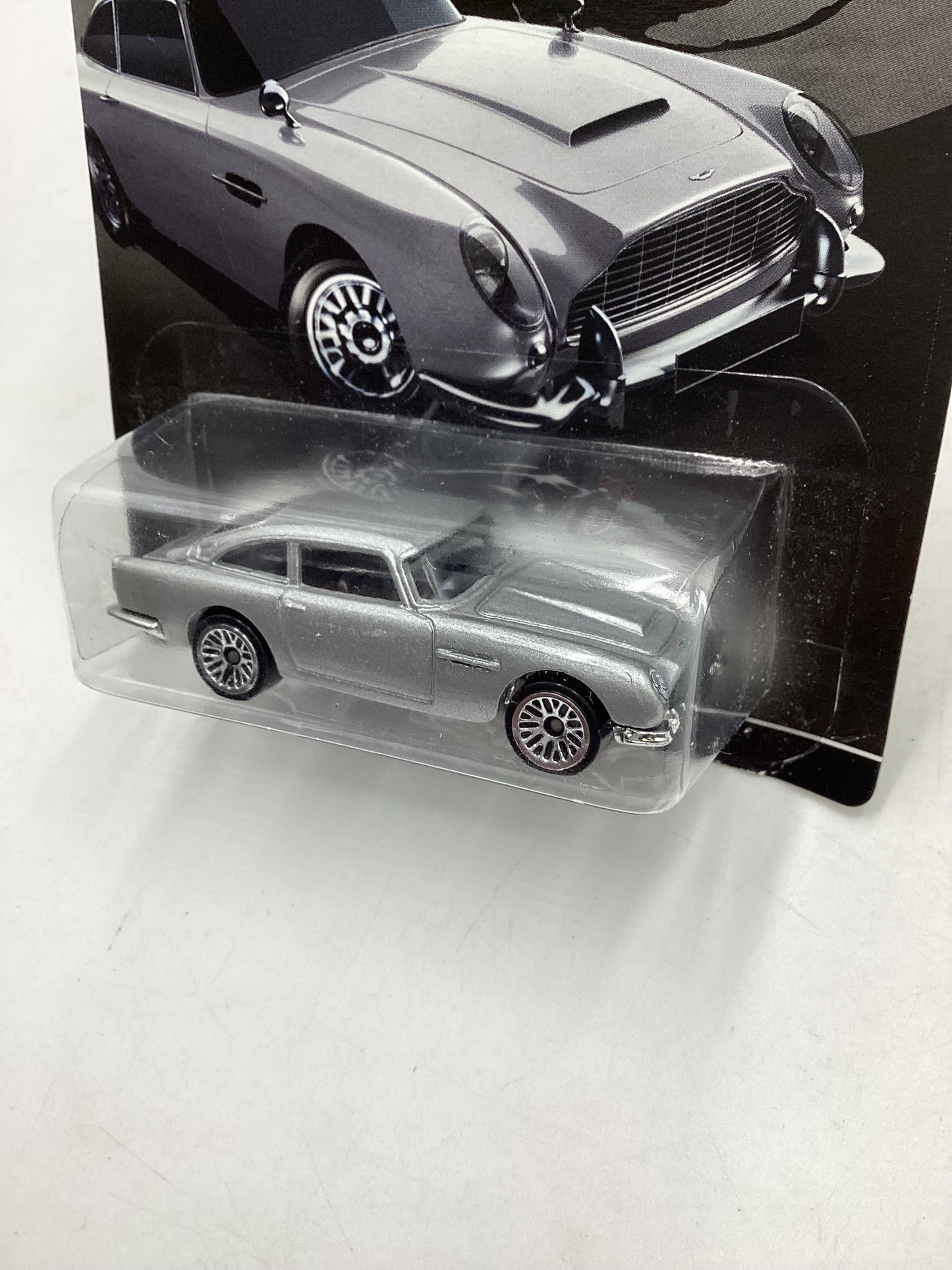 Hot Wheels 007 Skyfall 4/5 Aston Martin 1963 DB5 155B