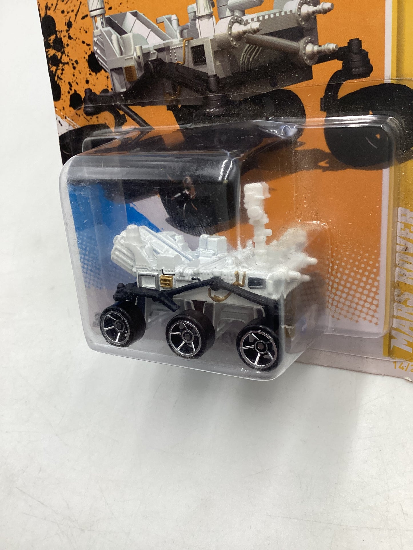 2012 hot wheels #14 Mars Rover Curosity White 121B