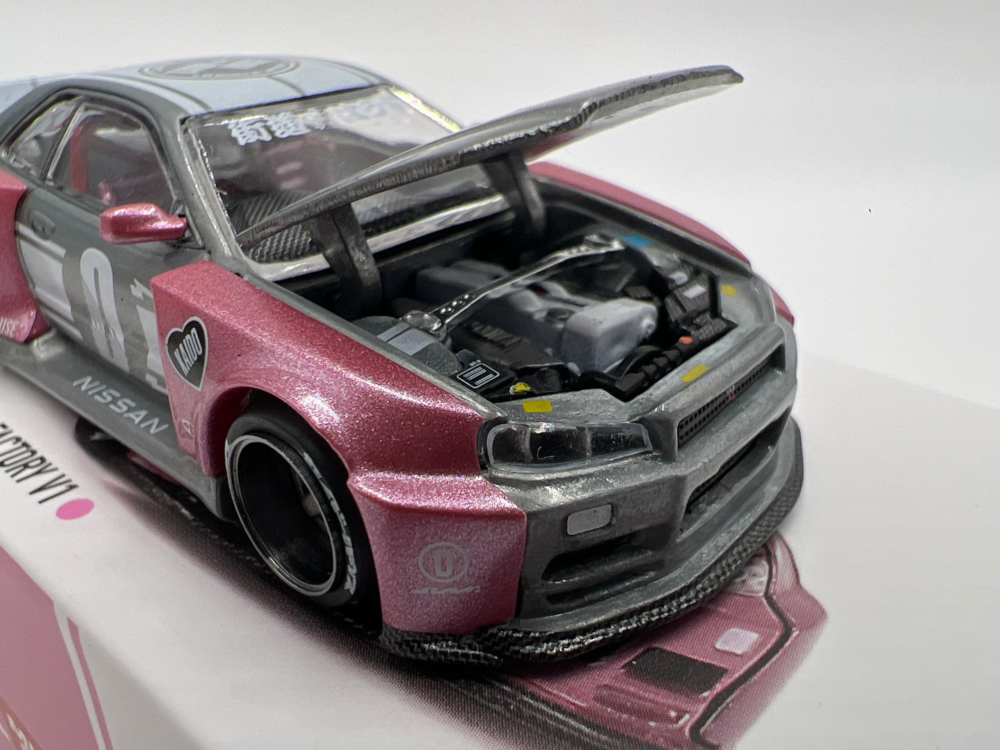 Mini GT Kaido House #128 CHASE Nissan Skyline GT-R R34 Kaido Racing Factory V1 Pink