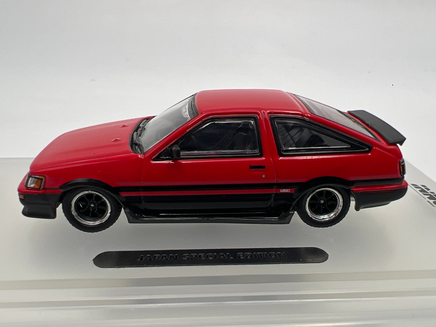 Inno64 1/64 Japan Special Edition Toyota Corolla AE86 Levin Red