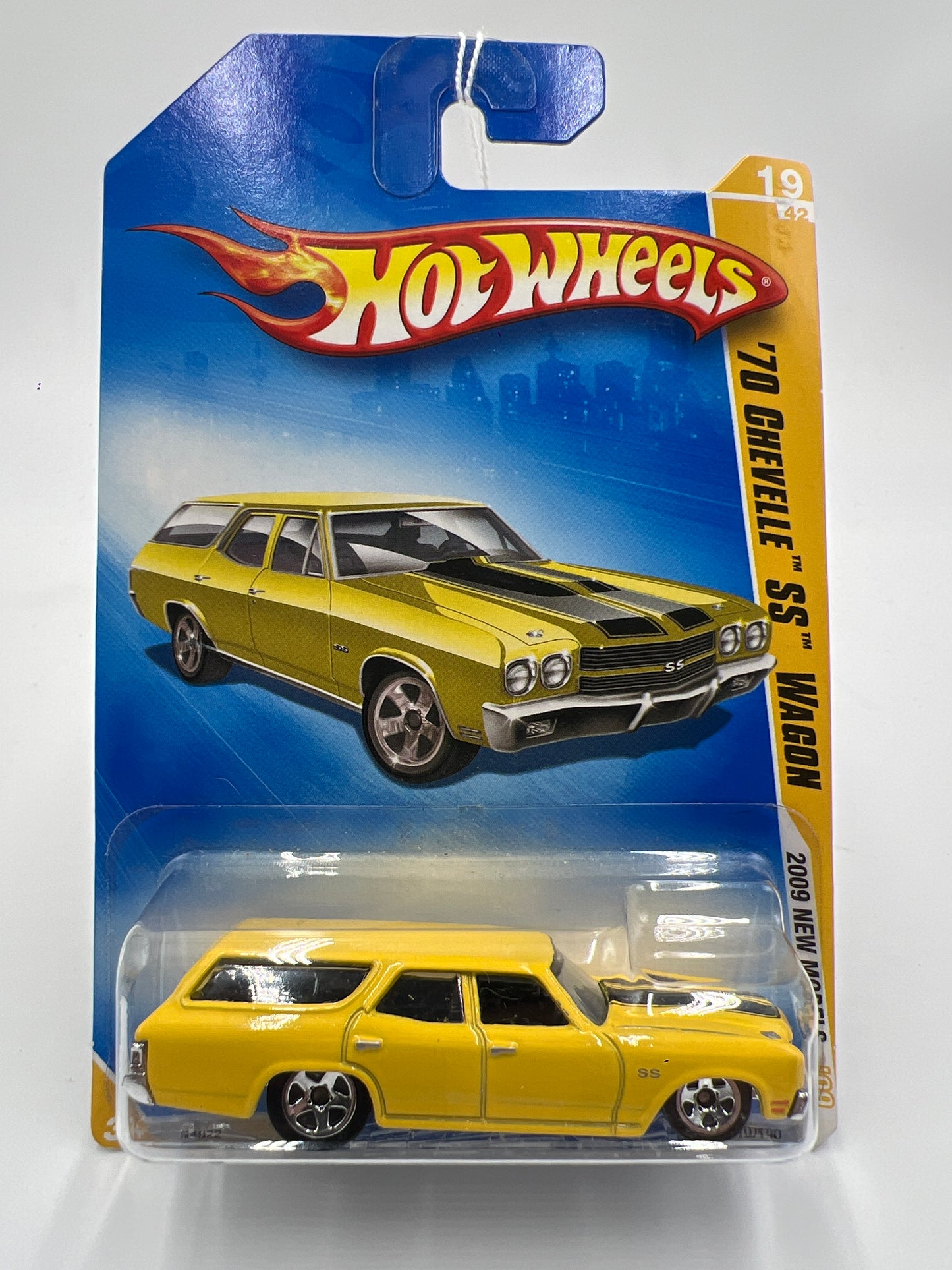 2009 Hot Wheels New Models #19 70 Chevelle SS Wagon Yellow 10H