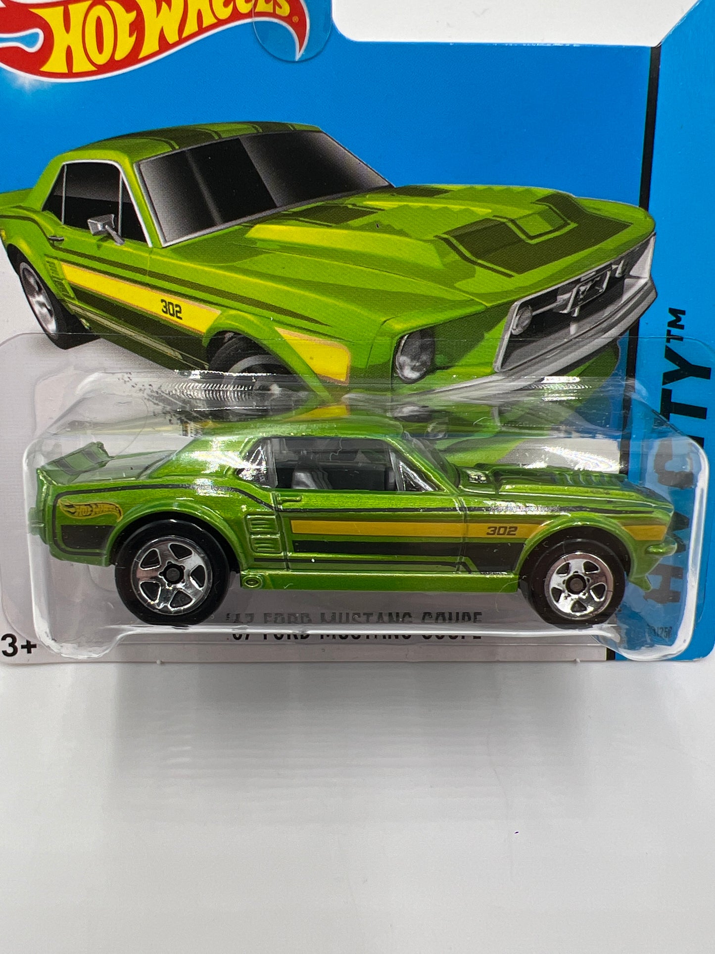 2014 Hot Wheels Short Card HW City #93 67 Ford Mustang Coupe Green