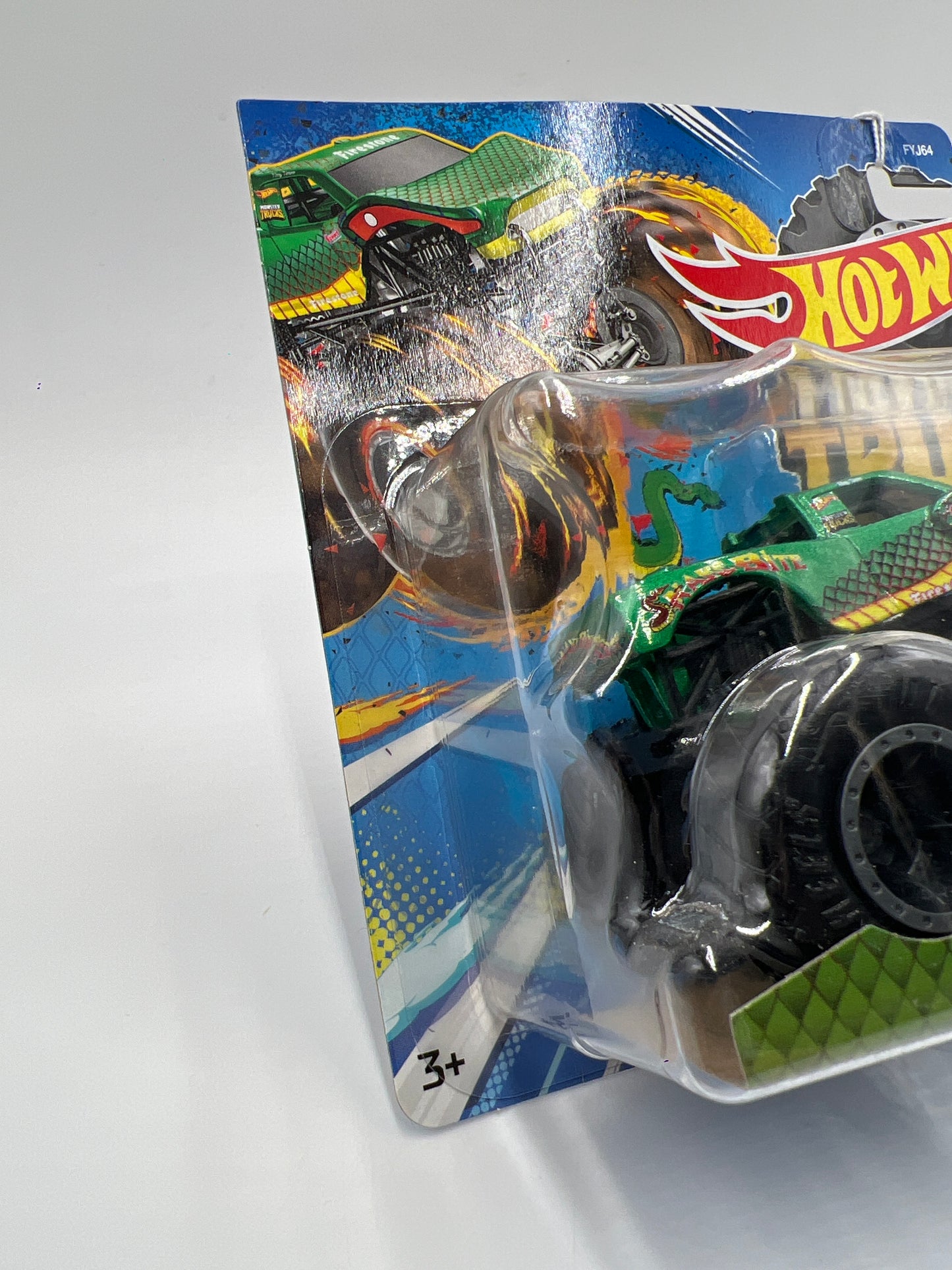 Hot Wheels Monster Trucks Demolition Doubles Snake Bite Vs Bigfoot 4x4x4