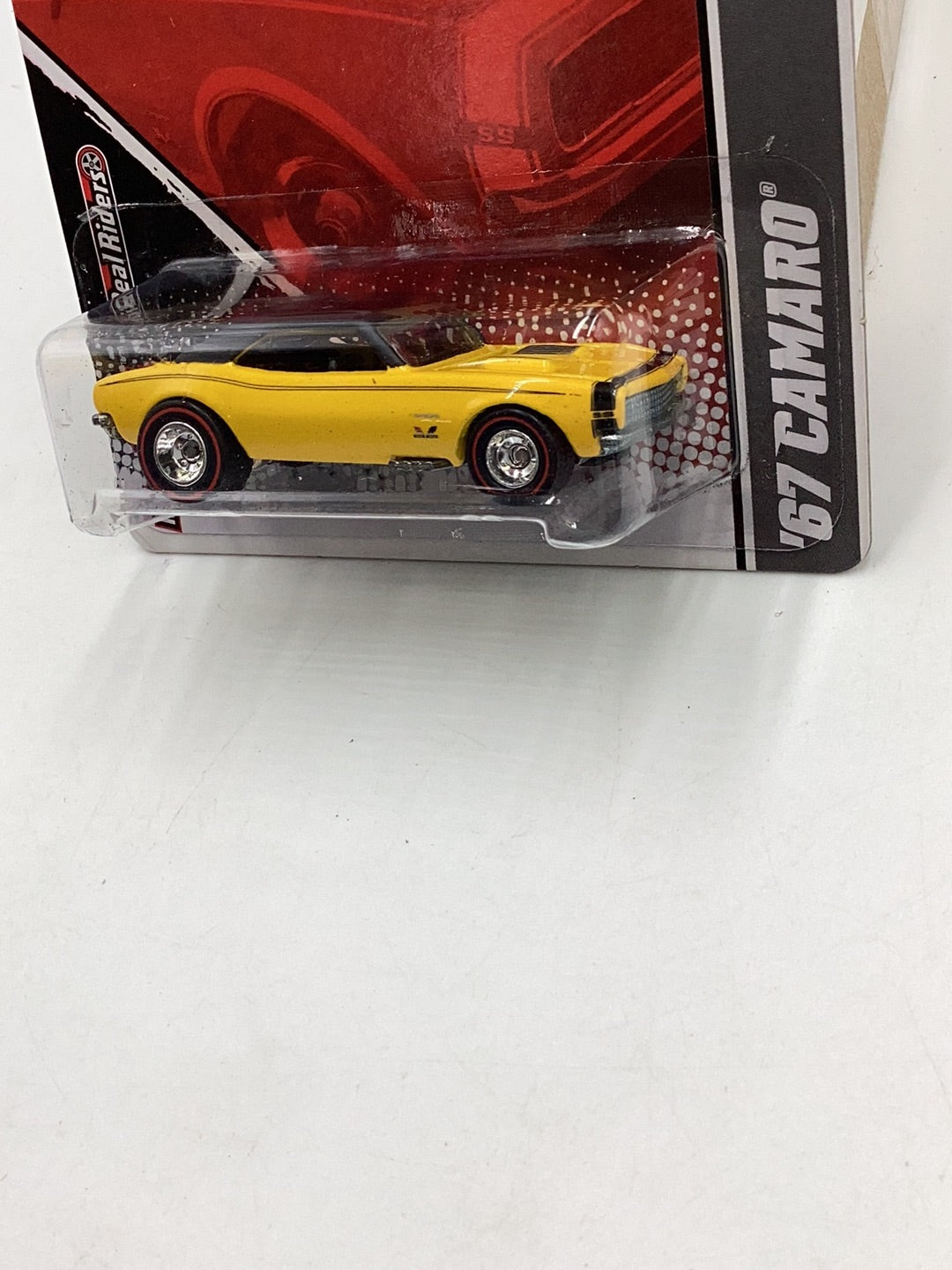 Hot Wheels Garage 67 Camaro 1/22 with protector