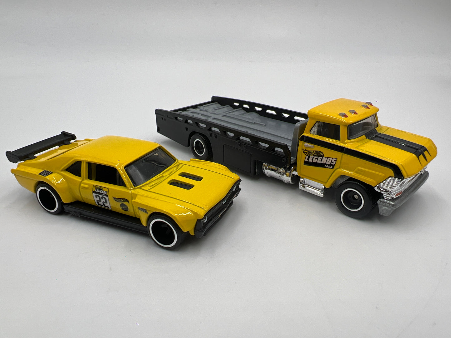 Hot Wheels 1/64 Premium Team Transport Legends Tour Custom 70 Chevy Nova & Horizon Hauler Yellow Loose