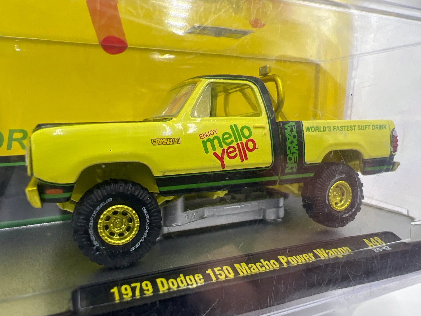 M2 Machines Coca Cola Mello Yello CHASE 1979 Dodge 150 Macho Power Wagon A48