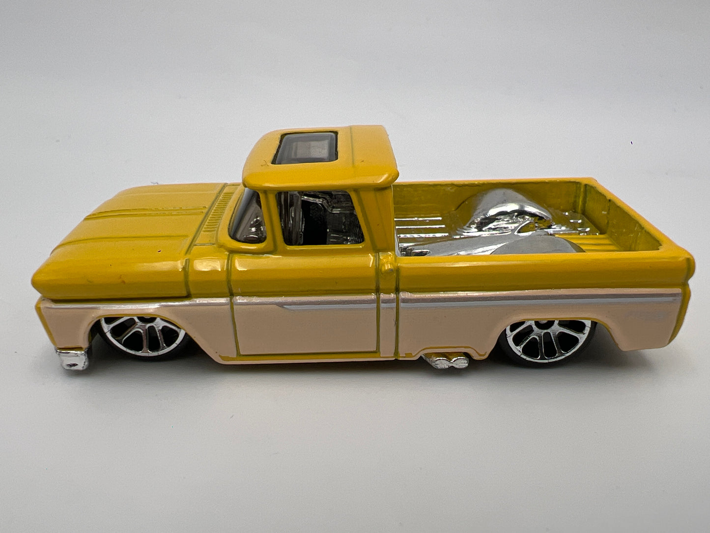 Hot Wheels Surfs Up Custom 62 Chevy Pickup Yellow Loose