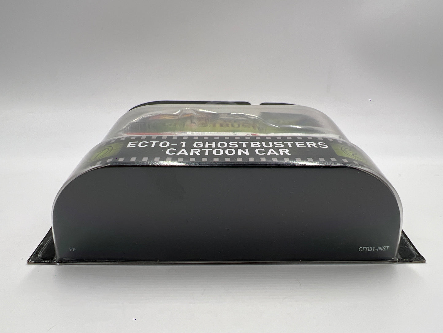 Hot Wheels Retro Entertainment Ghostbusters Ecto-1 Cartoon Car White W/Protector