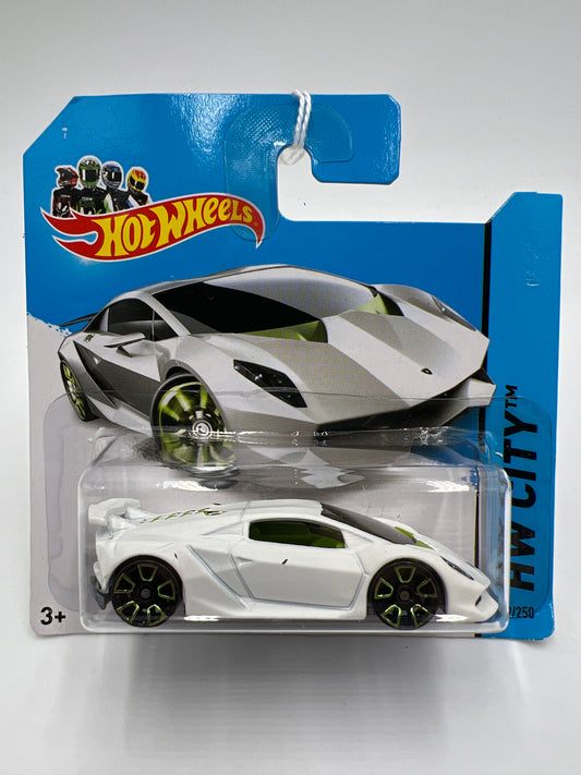 2014 Hot Wheels Short Card City #39 Lamborghini Sesto Elemento White