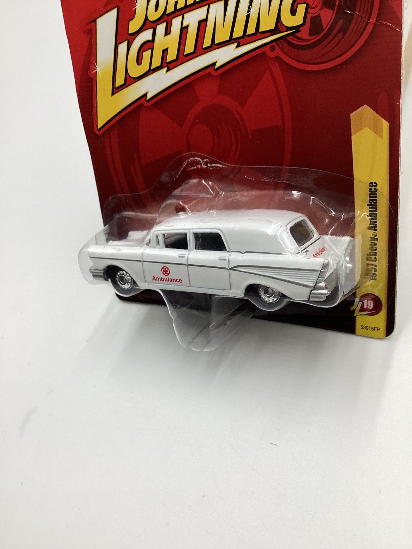 Johnny lightning Tomy #19 Chevy 1950 Chevy Ambulance White Bad Card 227H