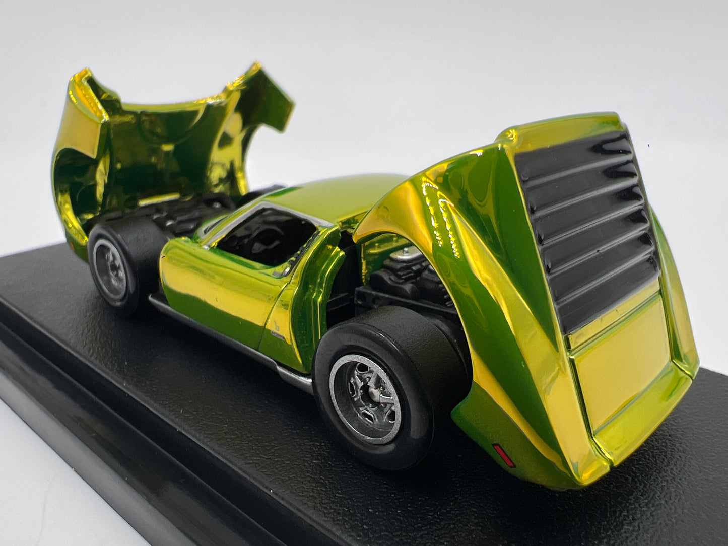 2025 Hot Wheels RLC 71 Lamborghini Miura P400 SV Antifreeze Green