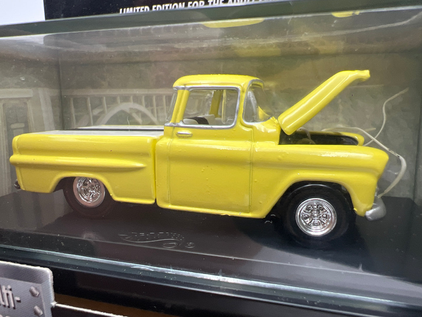 Hot Wheels Collectibles Premium Black Box 1958 Chevrolet Apache Fleetside Yellow