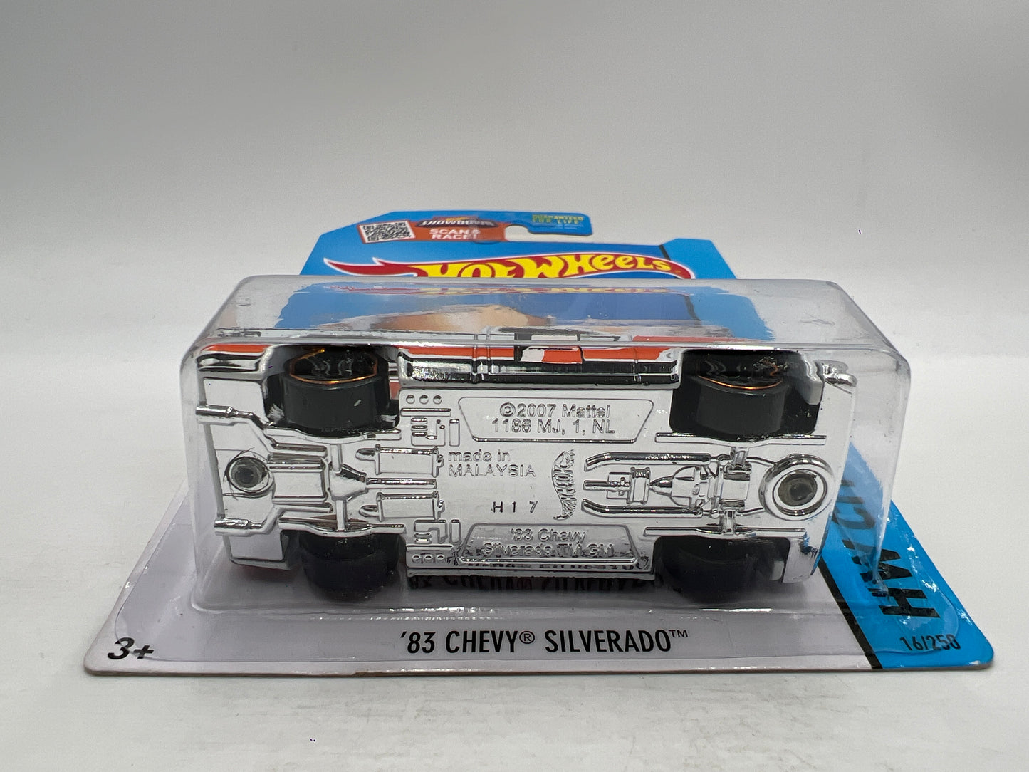 2015 Hot Wheels Toys R Us #16 83 Chevy Silverado Fram White W/Protector